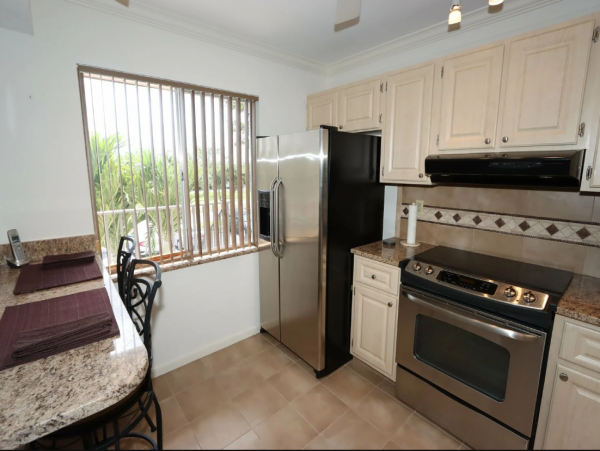 Cozy Naples Vacation Rental with Tranquil Views & Amenities
