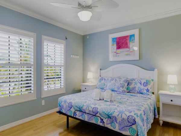 Luxurious 5-Bedroom Vacation Home in Sanibel Close to Beaches & Shopping