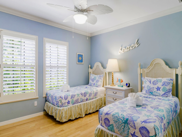 Luxurious 5-Bedroom Vacation Home in Sanibel Close to Beaches & Shopping