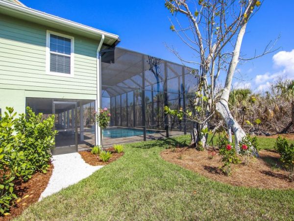 Four Bedroom Walk to Beach Vacation Home in Sanibel