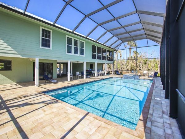 Four Bedroom Walk to Beach Vacation Home in Sanibel