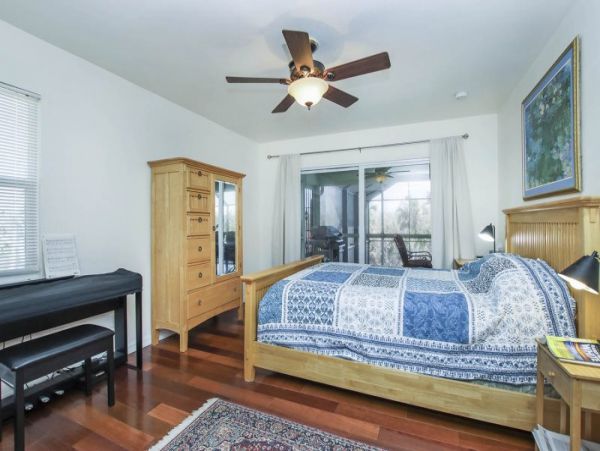 Four Bedroom Walk to Beach Vacation Home in Sanibel