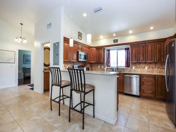 Four Bedroom Walk to Beach Vacation Home in Sanibel