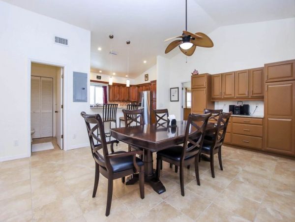 Four Bedroom Walk to Beach Vacation Home in Sanibel