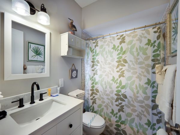 Cozy Vacation Rental Short Walk to Beach
