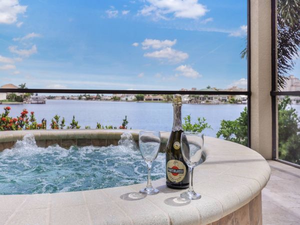 Spacious 4-Bedroom Marco Island Retreat w/ Waterfront Views