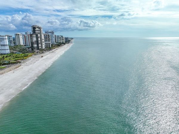 Modern Luxury Vacation Condo with Great Views