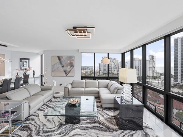 Modern Luxury Vacation Condo with Great Views