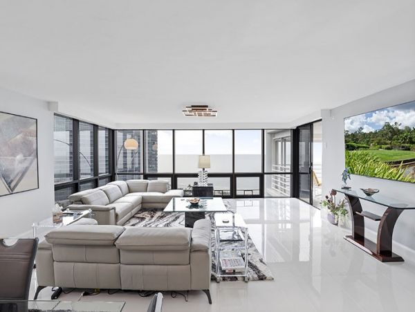 Modern Luxury Vacation Condo with Great Views