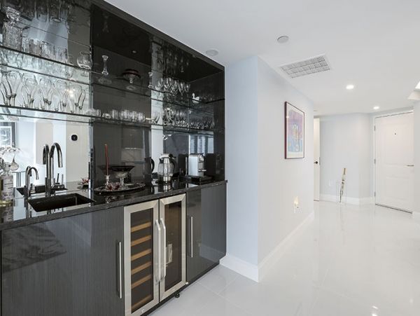 Modern Luxury Vacation Condo with Great Views