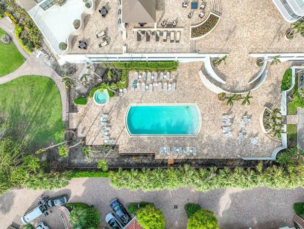 Modern Luxury Vacation Condo with Great Views