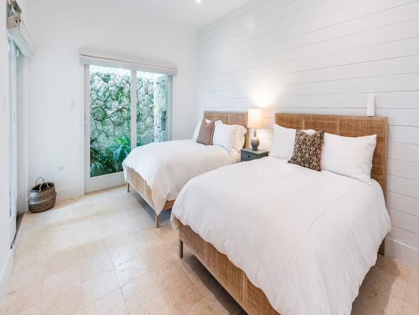 Luxury Grand Cayman Vacation Rental with Private Beach Access