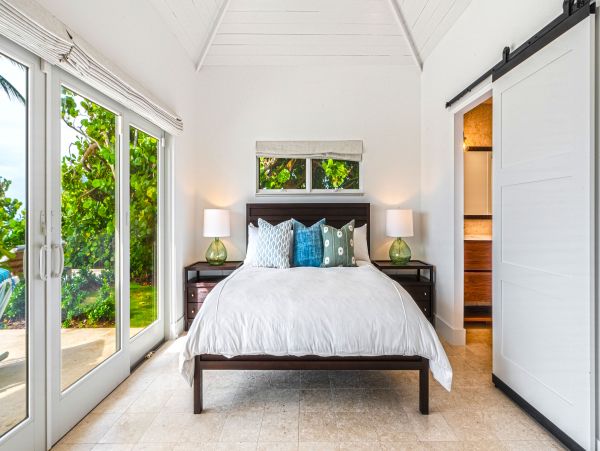 Luxury Grand Cayman Vacation Rental with Private Beach Access