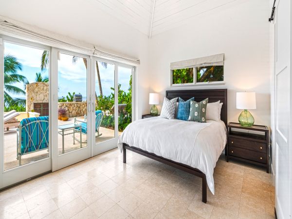 Luxury Grand Cayman Vacation Rental with Private Beach Access