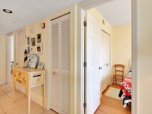 Cozy 2-Bed Condo in Holmes Beach with Heated Pool & Views