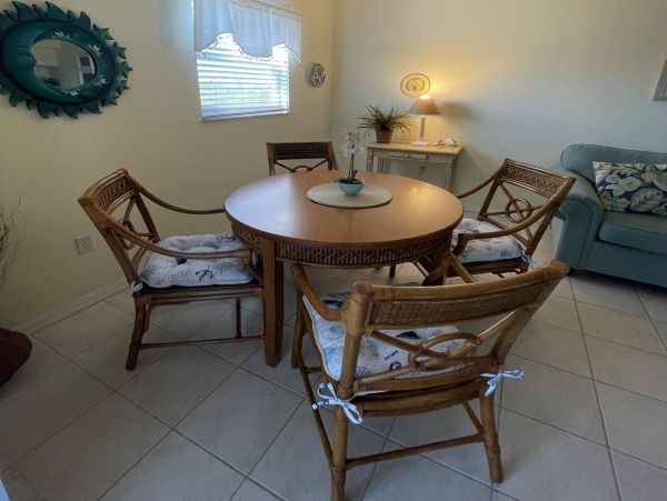 Cozy 2-Bed Condo in Holmes Beach with Heated Pool & Views