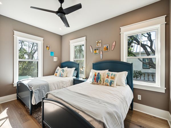Isle of Palms Five Bedroom Stunning Vacation Rental Near the Beach
