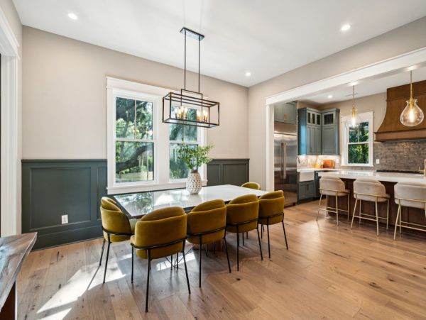 Isle of Palms Five Bedroom Stunning Vacation Rental Near the Beach