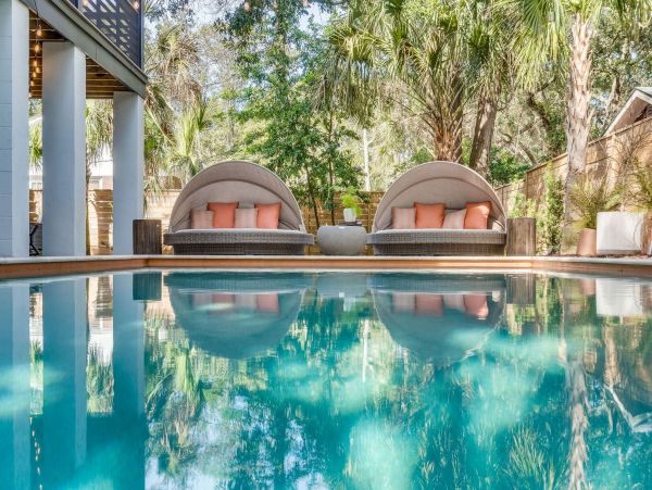 Isle of Palms Five Bedroom Stunning Vacation Rental Near the Beach
