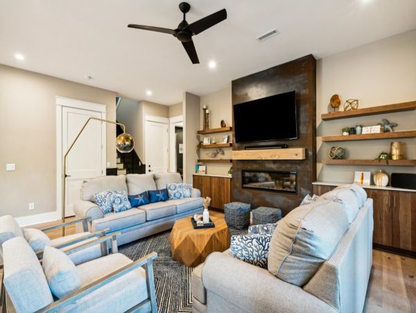 Isle of Palms Five Bedroom Stunning Vacation Rental Near the Beach