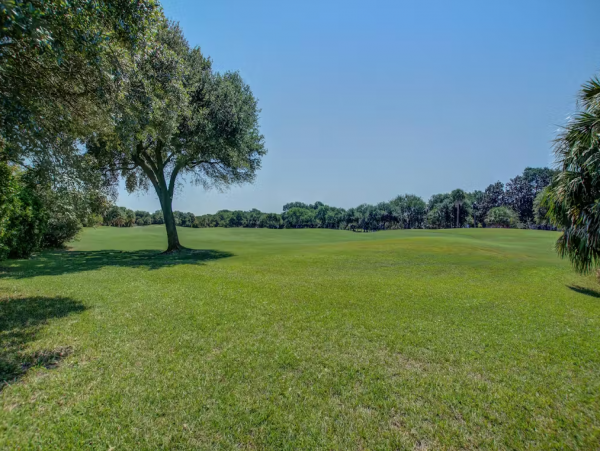 Isle of Palms Home Beautiful Views, Shared Pool & Gourmet Kitchen In SC