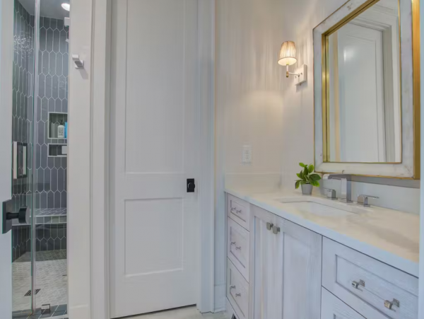 Isle of Palms Home Beautiful Views, Shared Pool & Gourmet Kitchen In SC