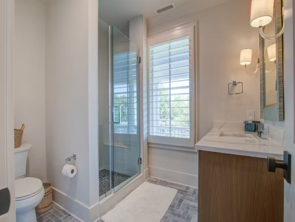 Isle of Palms Home Beautiful Views, Shared Pool & Gourmet Kitchen In SC
