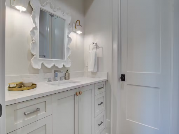Isle of Palms Home Beautiful Views, Shared Pool & Gourmet Kitchen In SC