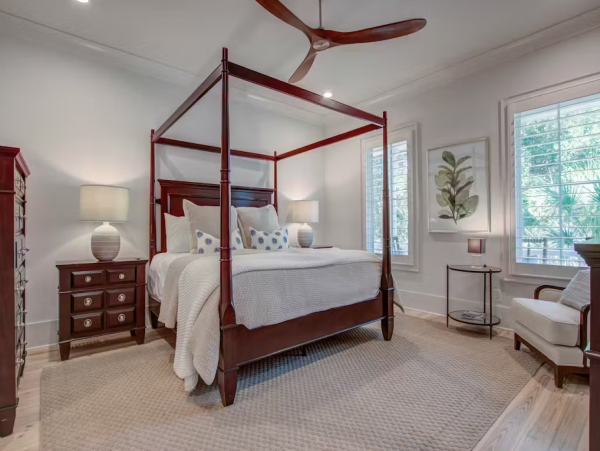 Isle of Palms Home Beautiful Views, Shared Pool & Gourmet Kitchen In SC