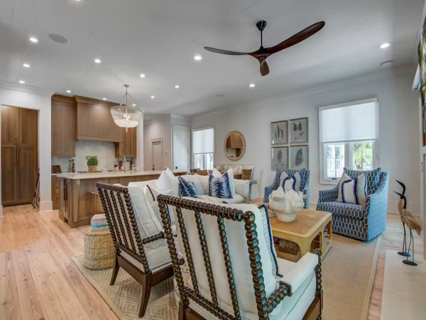 Isle of Palms Home Beautiful Views, Shared Pool & Gourmet Kitchen In SC