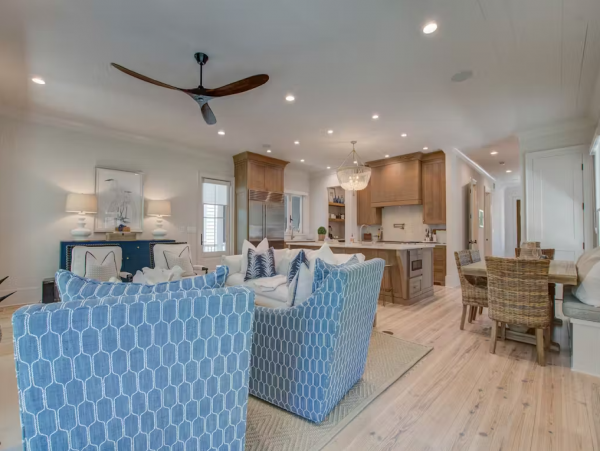 Isle of Palms Home Beautiful Views, Shared Pool & Gourmet Kitchen In SC