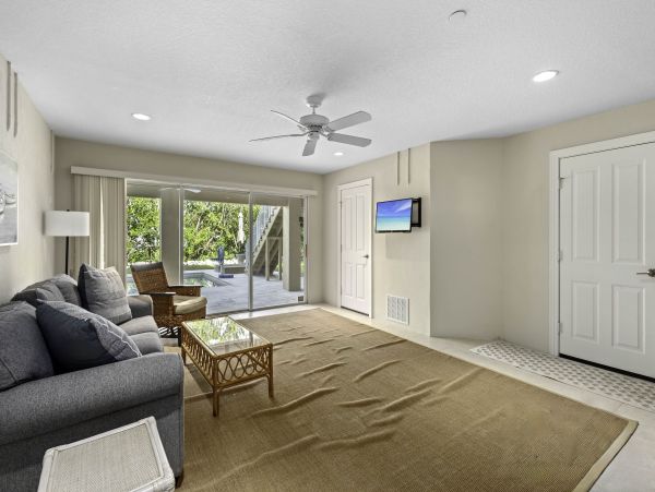 Family-Friendly Longboat Key Rental Near Pristine Beaches