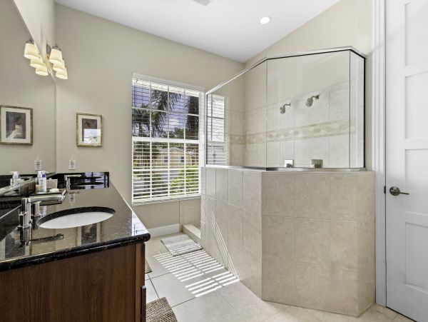 Family-Friendly Longboat Key Rental Near Pristine Beaches