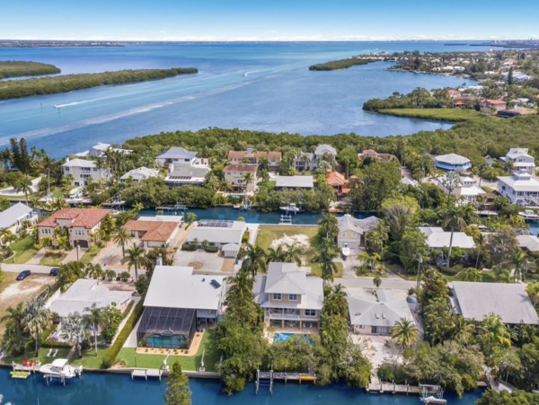 Family-Friendly Longboat Key Rental Near Pristine Beaches