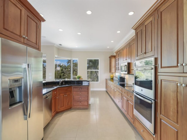 Family-Friendly Longboat Key Rental Near Pristine Beaches