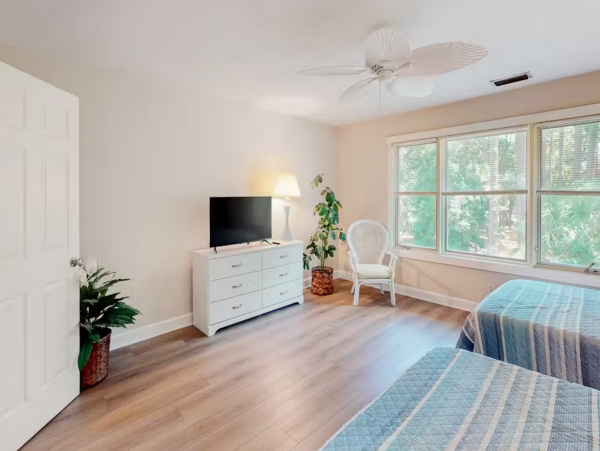 Townhome with Shared Pool Walk to Harbor Town & Marina in Hilton Head