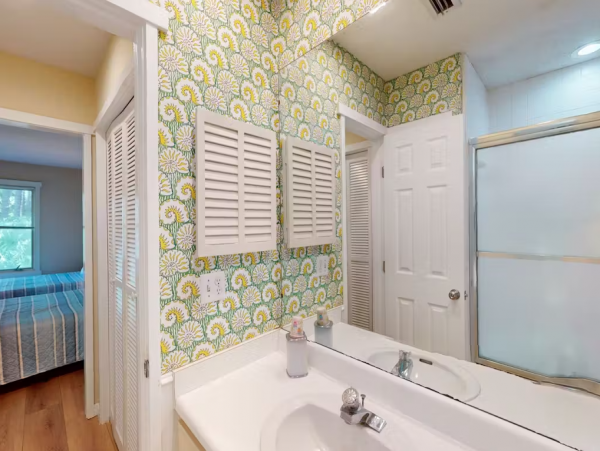 Townhome with Shared Pool Walk to Harbor Town & Marina in Hilton Head