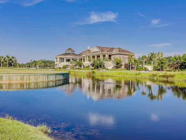 Townhome with Shared Pool Walk to Harbor Town & Marina in Hilton Head