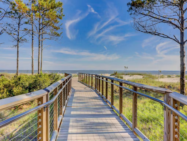 Townhome with Shared Pool Walk to Harbor Town & Marina in Hilton Head