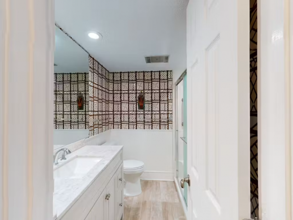 Townhome with Shared Pool Walk to Harbor Town & Marina in Hilton Head