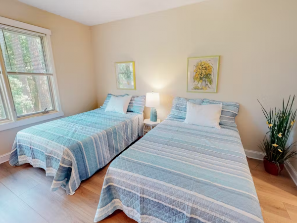 Townhome with Shared Pool Walk to Harbor Town & Marina in Hilton Head