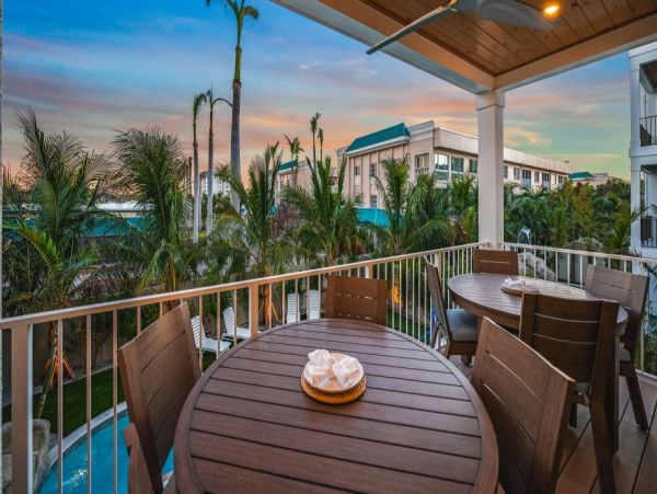 Luxury Siesta Key Beachfront Home - Private Oasis with Pool & Activities