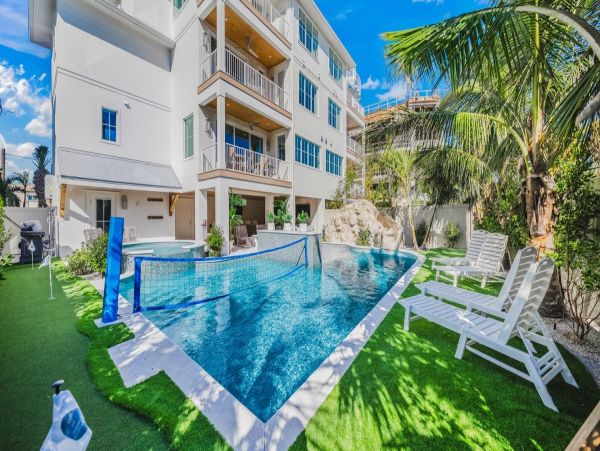 Luxury Siesta Key Beachfront Home - Private Oasis with Pool & Activities