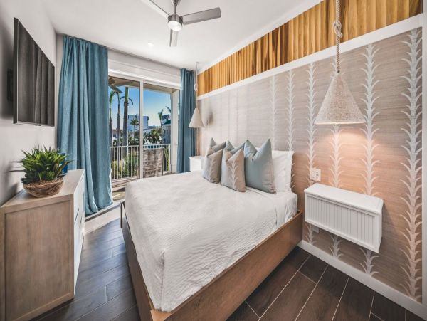 Luxury Siesta Key Beachfront Home - Private Oasis with Pool & Activities