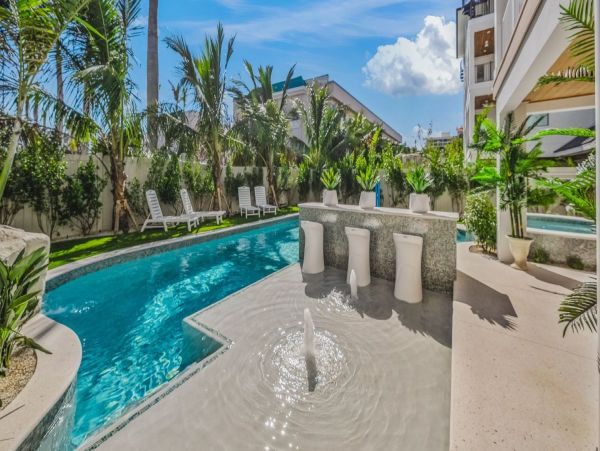 Luxury Siesta Key Beachfront Home - Private Oasis with Pool & Activities