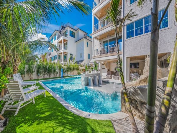 Luxury Siesta Key Beachfront Home - Private Oasis with Pool & Activities