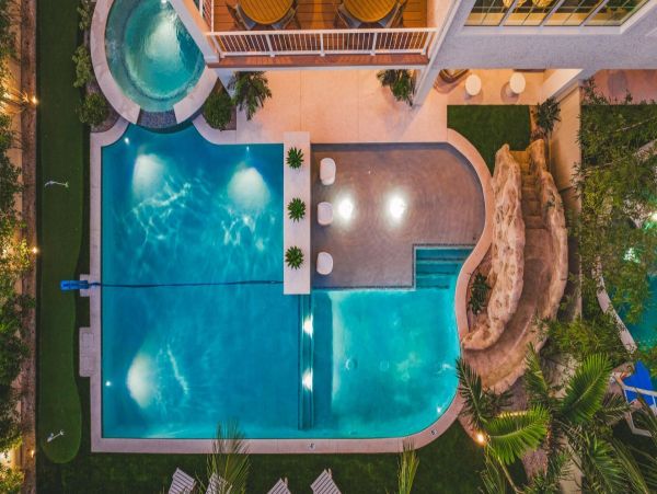 Luxury Siesta Key Beachfront Home - Private Oasis with Pool & Activities