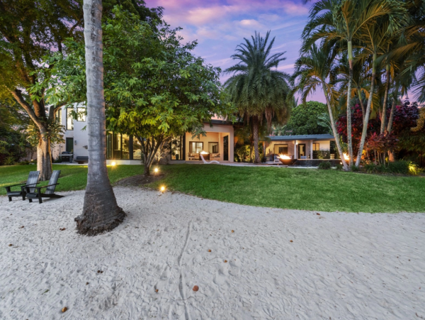 Luxurious Beachfront Retreat in Fort Lauderdale - Your Perfect Getaway