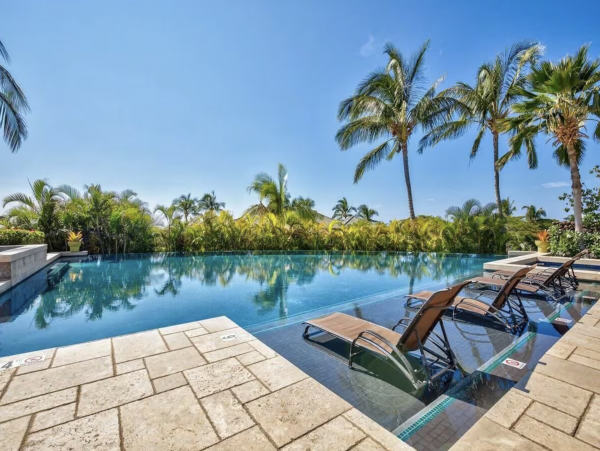 Your Hawaiian Paradise Awaits Your Arrival!