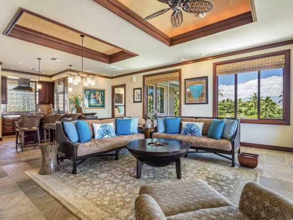 Your Hawaiian Paradise Awaits Your Arrival!